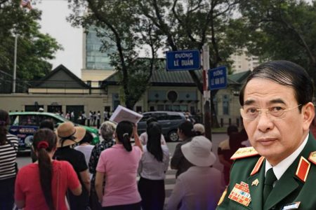 XẾP HÀNG ĐI MỸ NHIỀU HƠN XEM DUYỆT BINH.