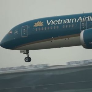 KHẢ NĂNG CÓ THỂ PHI CÔNG TRƯỞNG VIỆT NAM AIRLINES SUÝT GÂY RA THẢM HỌA VÌ VỪA TĂNG TỐC VỪA ĐẠP PHANH